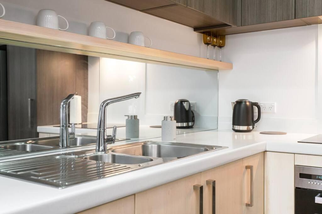 Apartament Convenient Urban Townhouse 2 Carparks Available Christchurch Zewnętrze zdjęcie